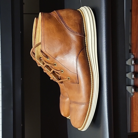 Boots - Picture 8 of 9